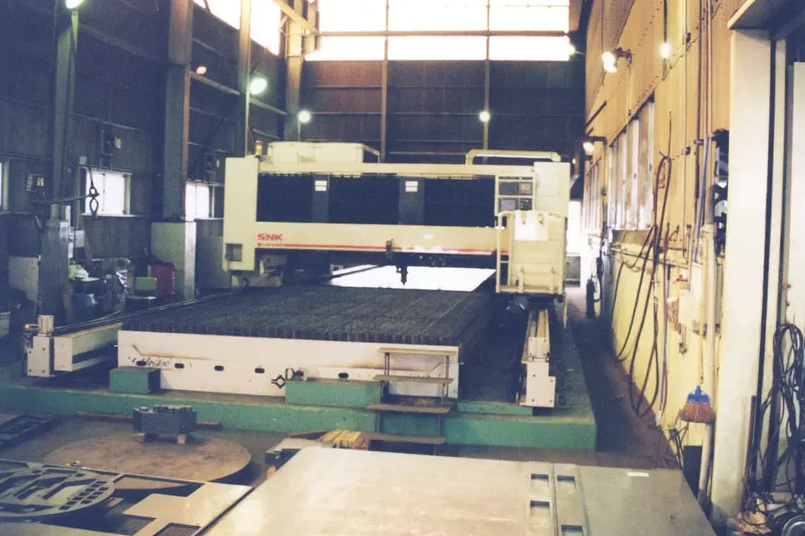 レーザー切断機